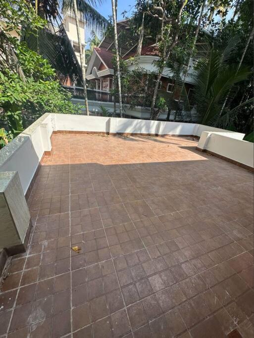 Home At Guruvayur 2 Ac Room,1 Single Bed,Kitchen 외부 사진