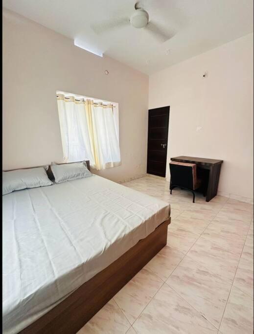 Home At Guruvayur 2 Ac Room,1 Single Bed,Kitchen 외부 사진
