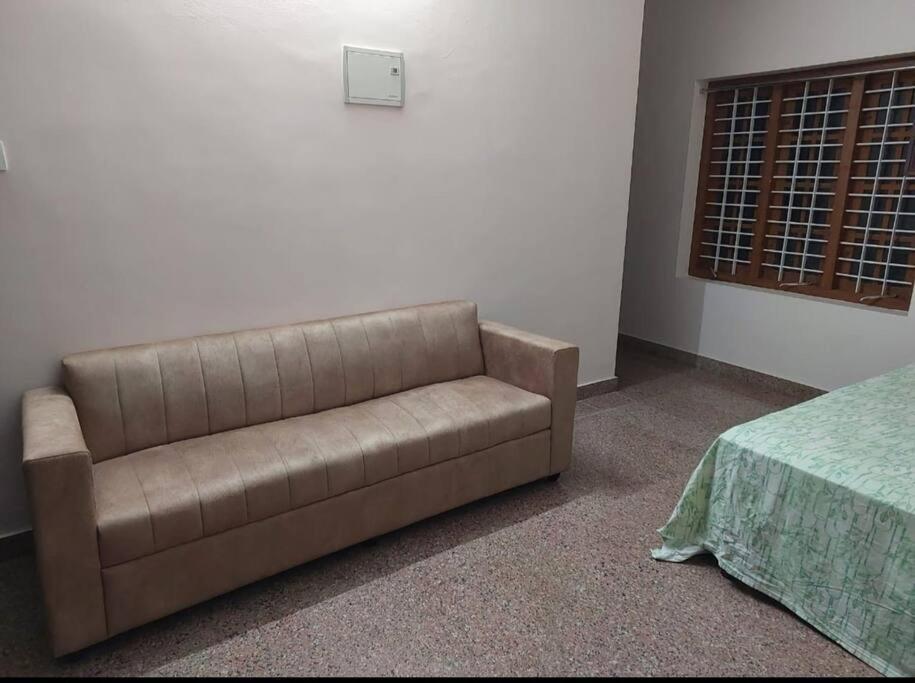 Home At Guruvayur 2 Ac Room,1 Single Bed,Kitchen 외부 사진